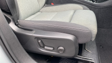 Volvo XC40 2.0 B3P Plus Dark 5dr Auto Petrol Estate